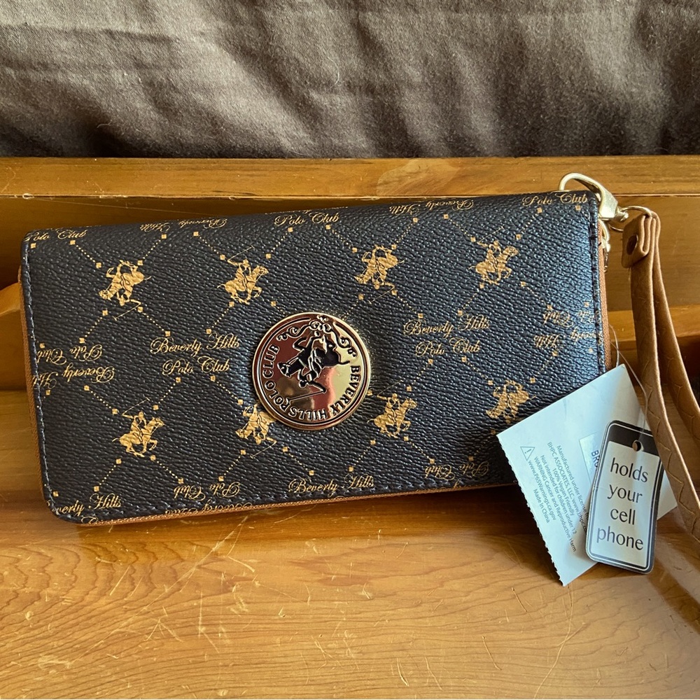 NWOT Beverly Hills wristlet. Polo Club. Holds cell phone. Brown and gold